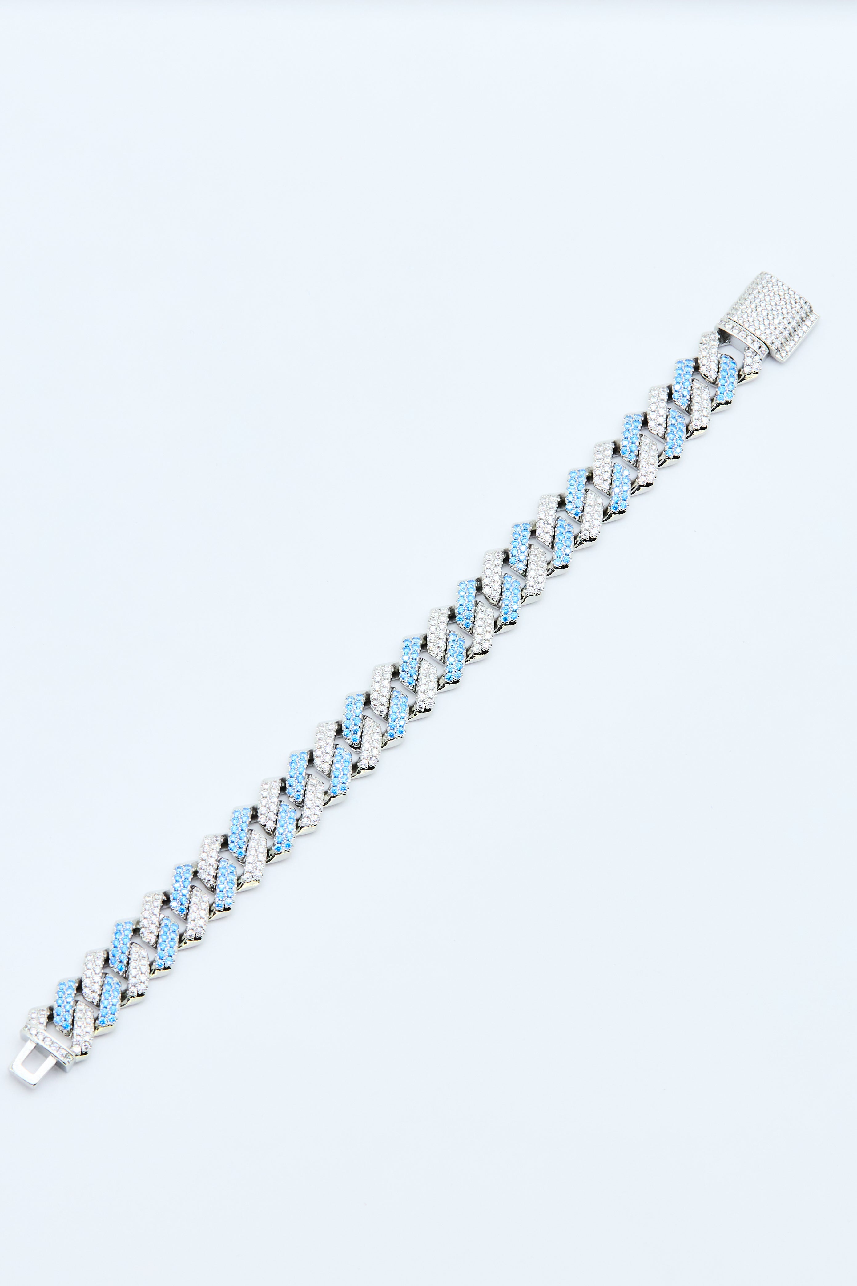 ICY CUBAN LINK BRACELET – SKYFROST EDITION