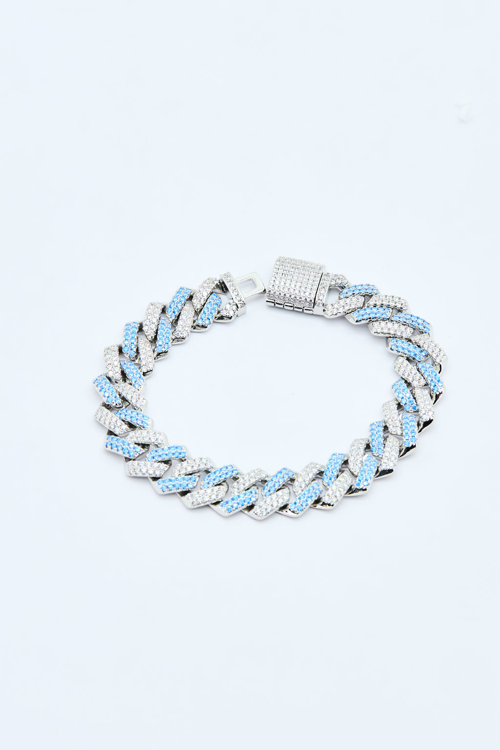 ICY CUBAN LINK BRACELET – SKYFROST EDITION