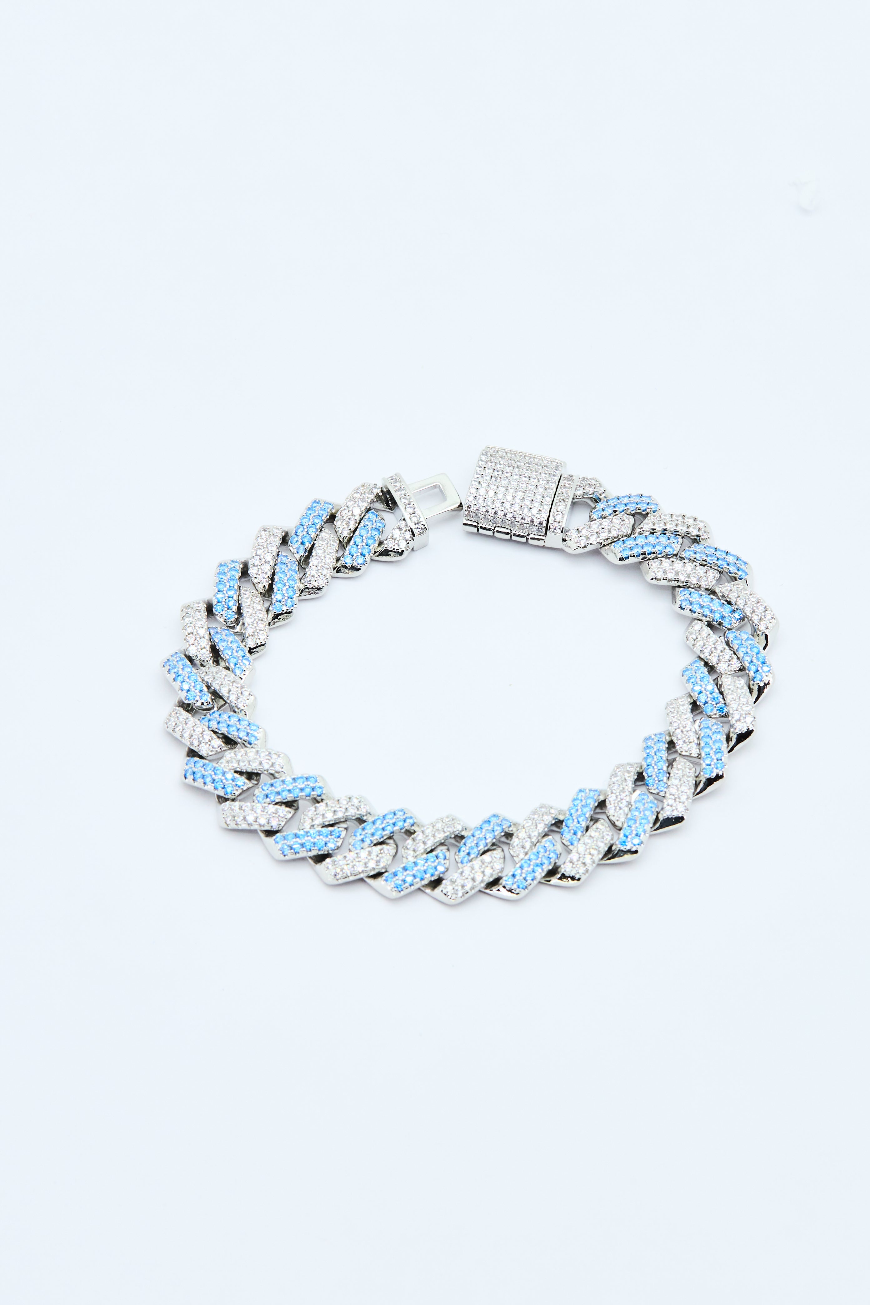 ICY CUBAN LINK BRACELET – SKYFROST EDITION