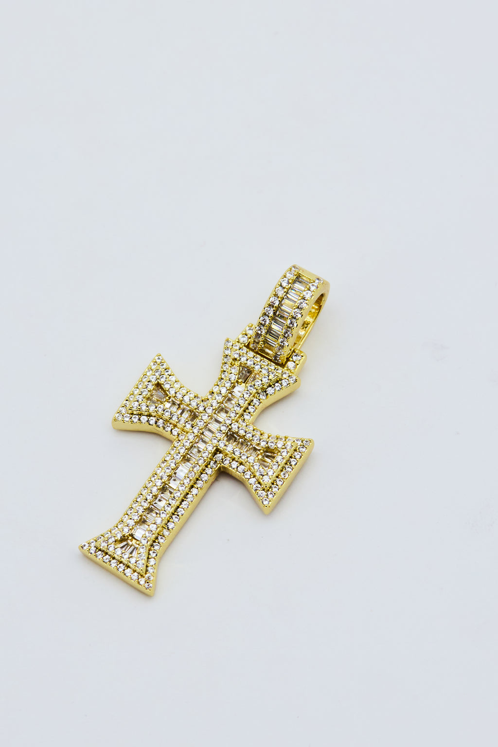 ETERNAL CROSS PENDANT