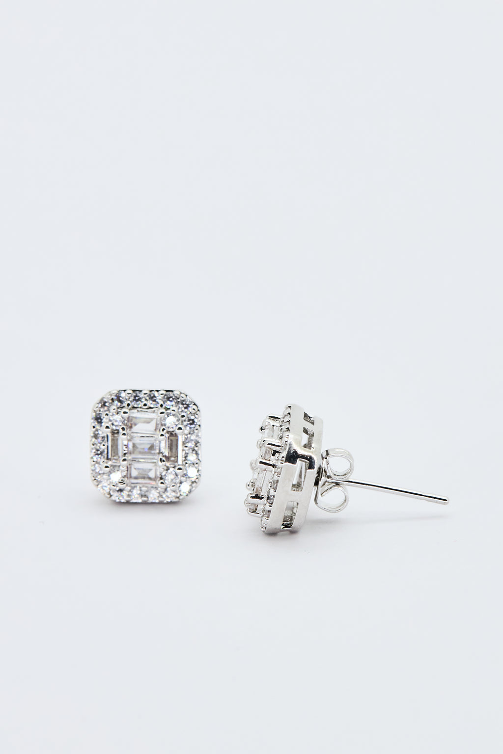 ETERNAL RADIANCE STUDS