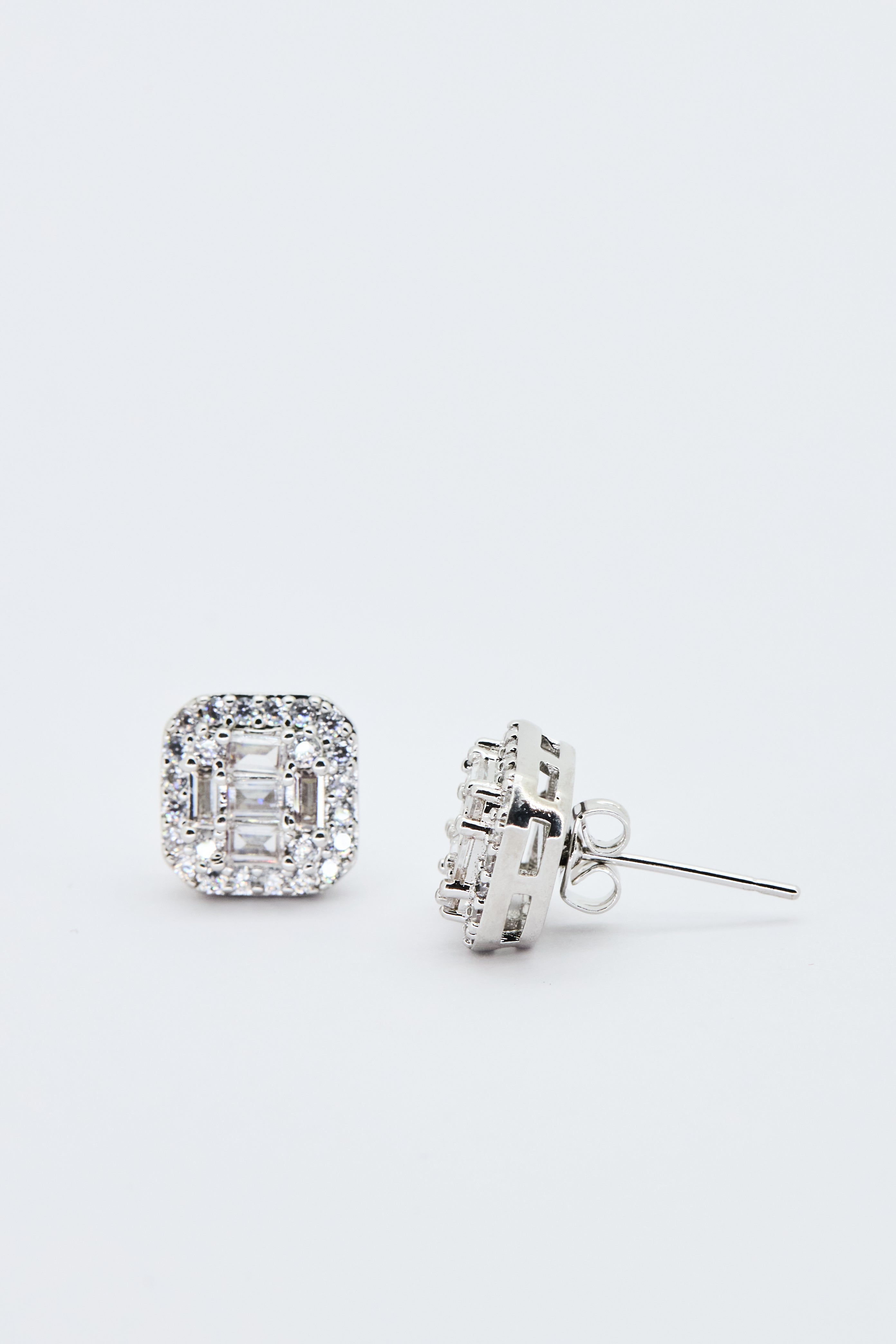 ETERNAL RADIANCE STUDS