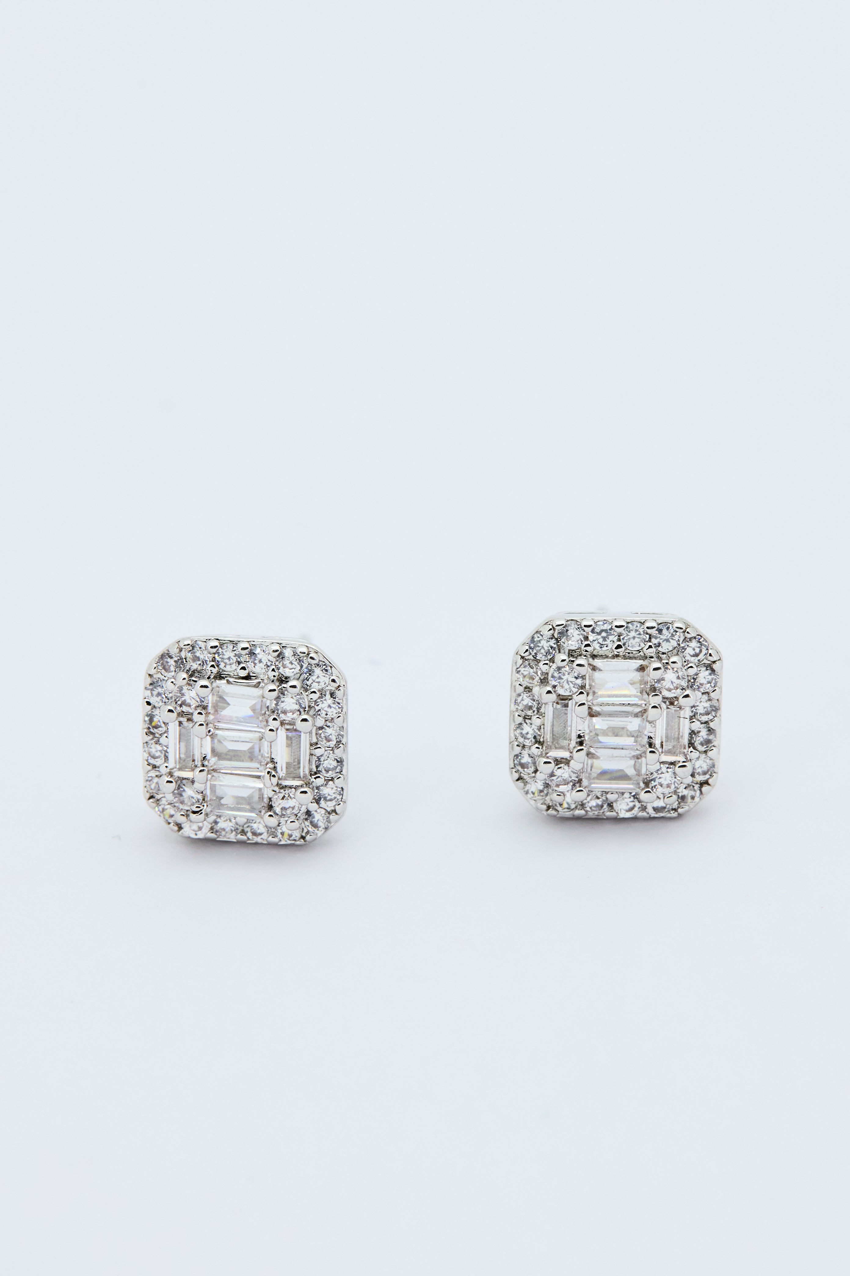 ETERNAL RADIANCE STUDS