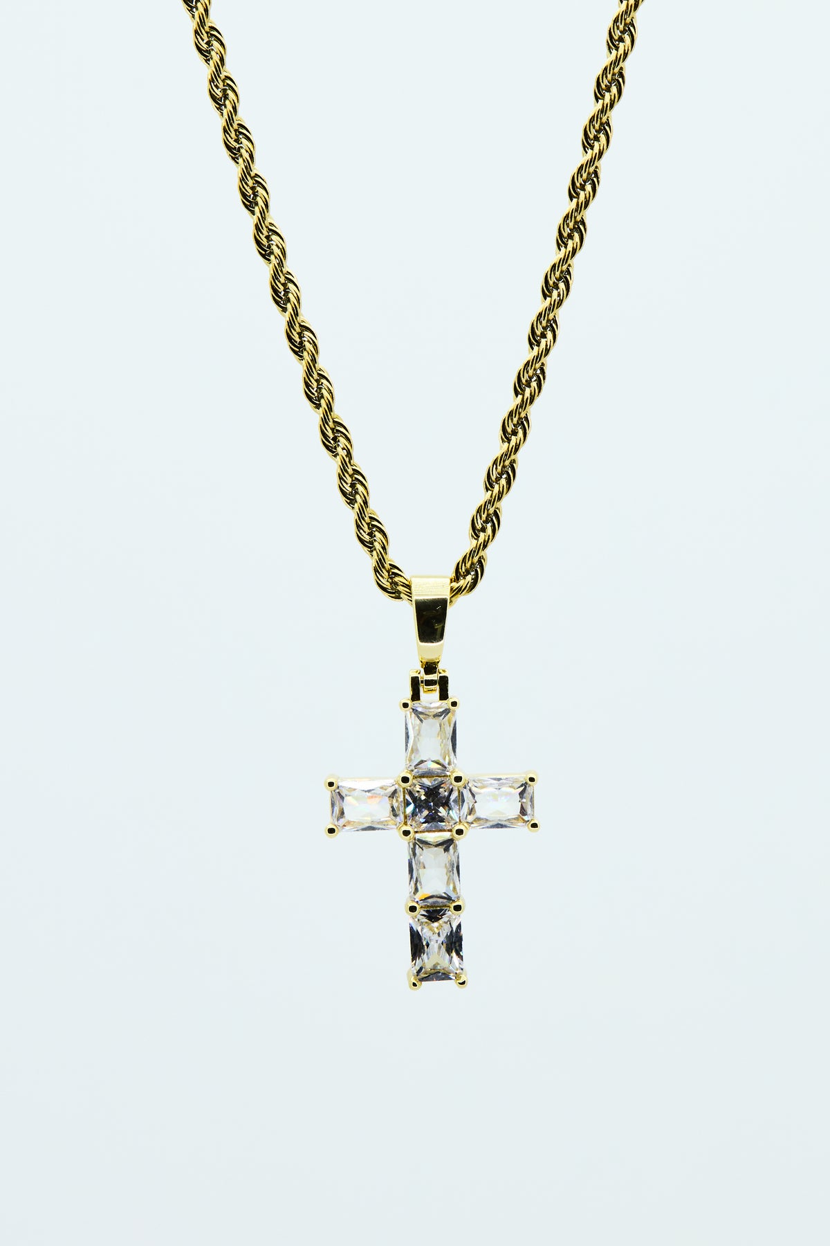 LUCENT CROSS PENDANT