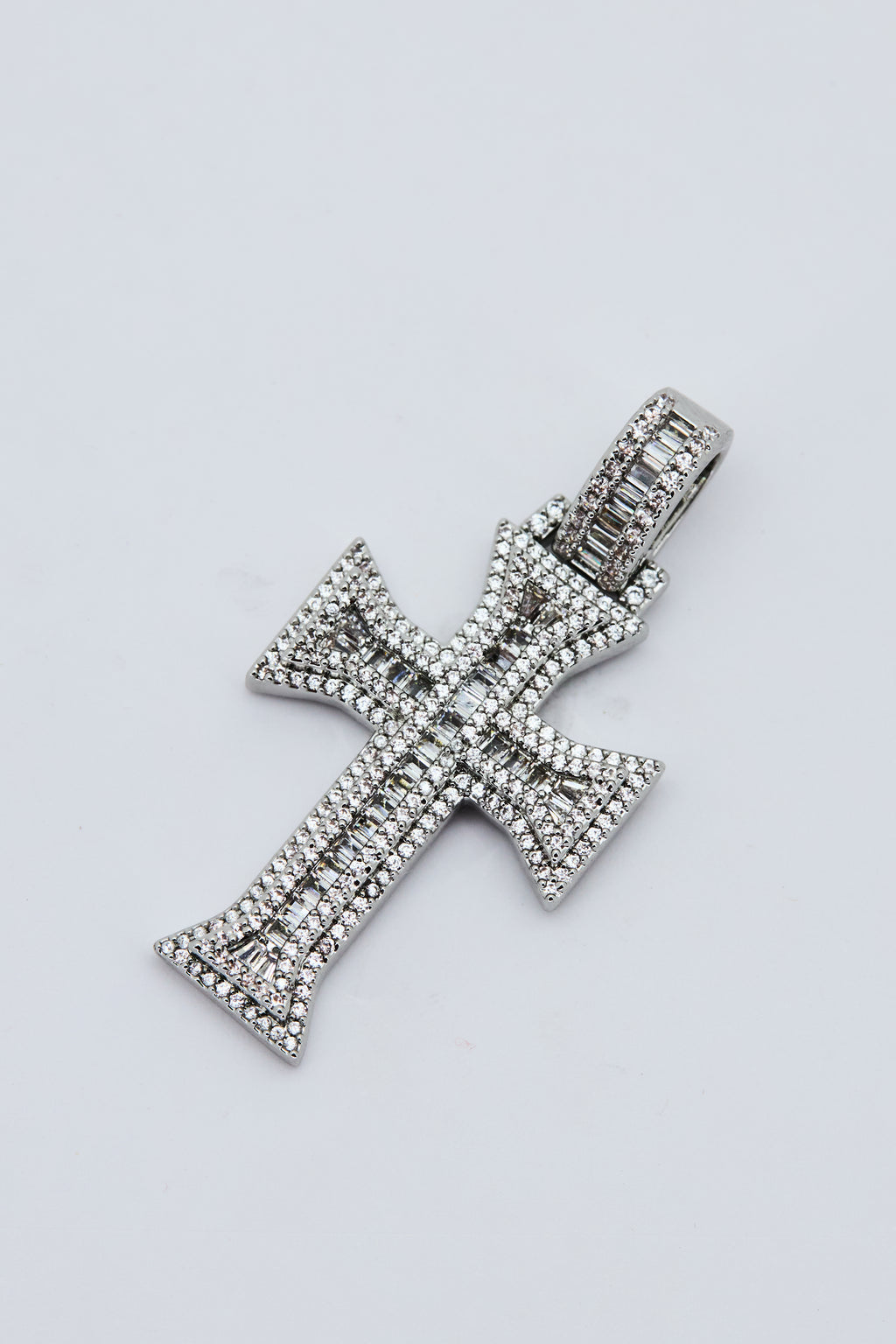 ETERNAL CROSS PENDANT