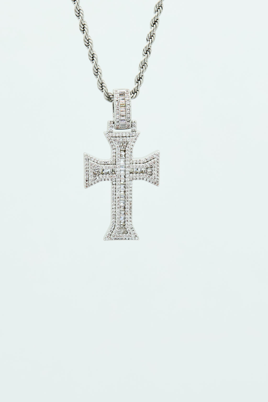 ETERNAL CROSS PENDANT